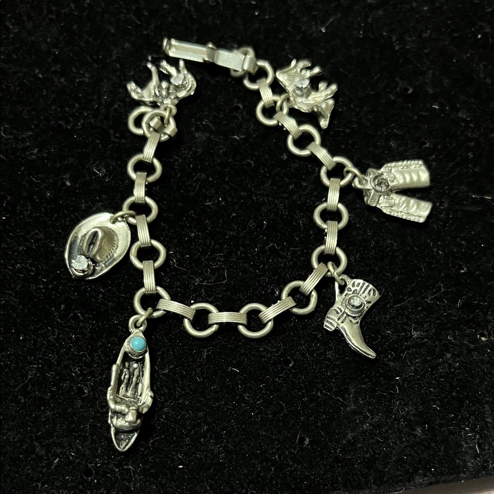 Charming Silver Bracelet with Turquoise Detail